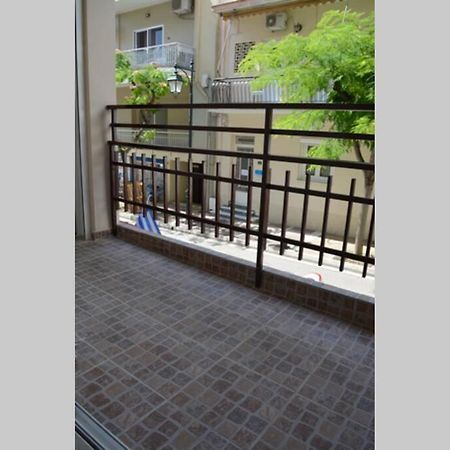 Loutraki Vibes Apartments Bagian luar foto